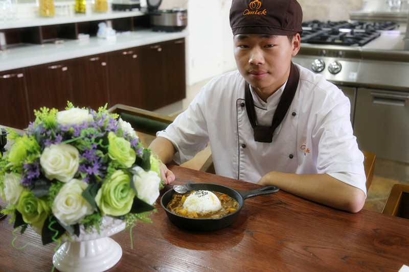 “美味学堂”  ——   做最纯正的日式咖喱猪肉饭